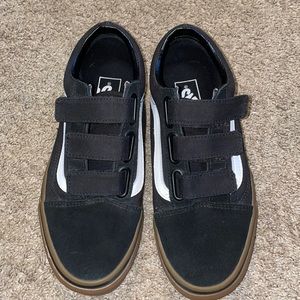 Vans Old Skool V strap velcro shoes, black, gum soles